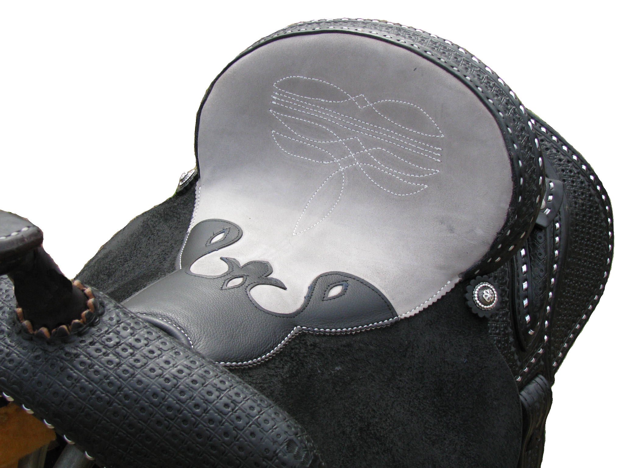 SLM Black saddle seat closeup